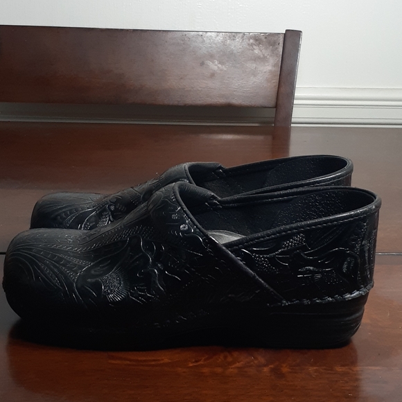 Dansko Shoes - Dansko Clogs